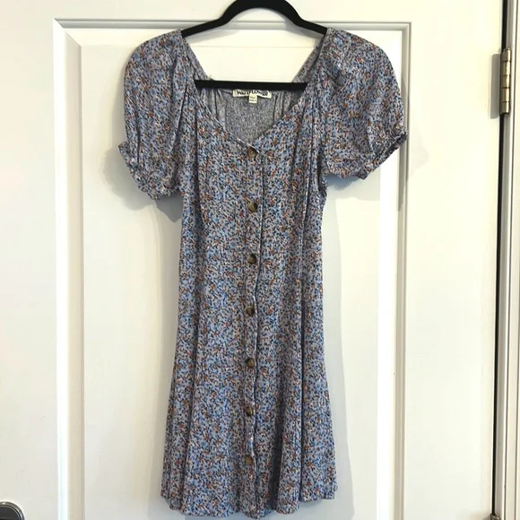 Women’s size small casual - Picture 1 of 9